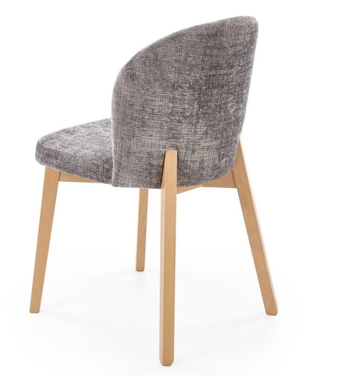 tył-tapicerowanego-krzesła-z-drewnianymi-nogami