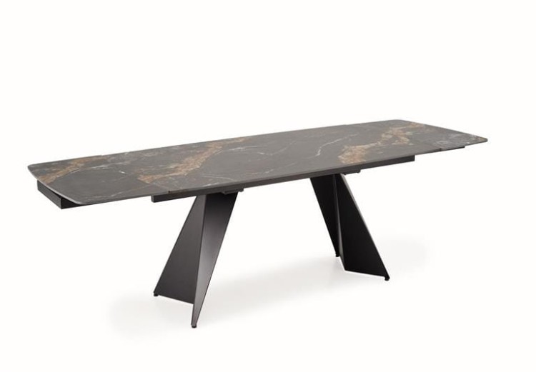 designerskie-nogi-w-stole