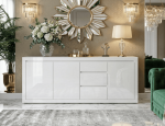biała-duża-komoda-w-aranżacji-glam