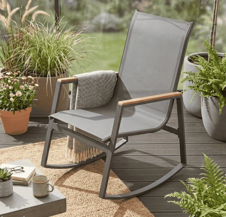 krzesło-ogrodowe-na-biegunach