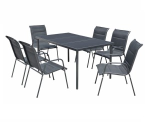 Stół ogrodowy z krzesłami na taras