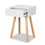 Stolik-nocny-na-nóżkach-biały