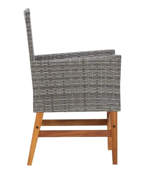 Bok-krzesła-ogrodowego-z-drewnem