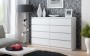 Biała-szeroka-komoda-na-ubrania