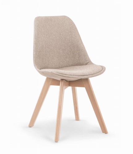 Beżowe krzesło tapicerowane tkaniną scandi.jpg
