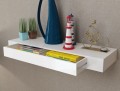 Biała-półka-wisząca-z-niewidocznym-mocowaniem