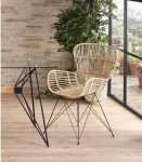 Rattanowy fotel z oparciem, nowoczesne krzesło plecione