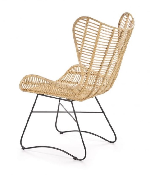 Wygodny-fotel-z-rattanu-naturalnego