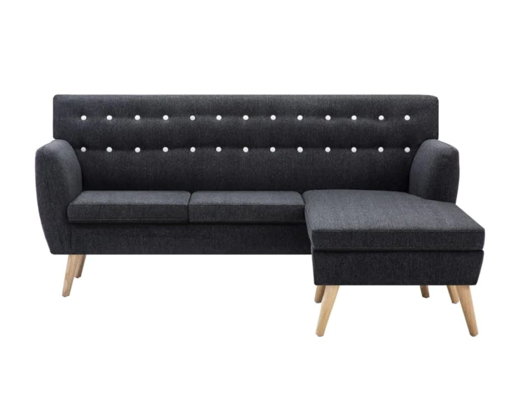 Szara-sofa-na-drewnianych-nóżkach-scandi