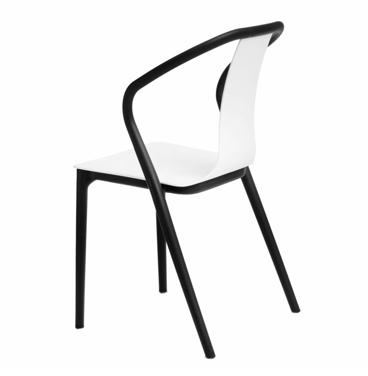 Wygodne podłokietniki w krześle.jpg