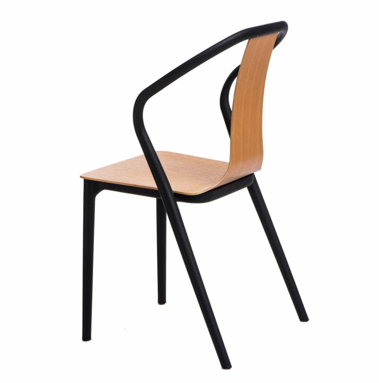 Tył krzesła w kolorze czarnym i naturalnym.jpg