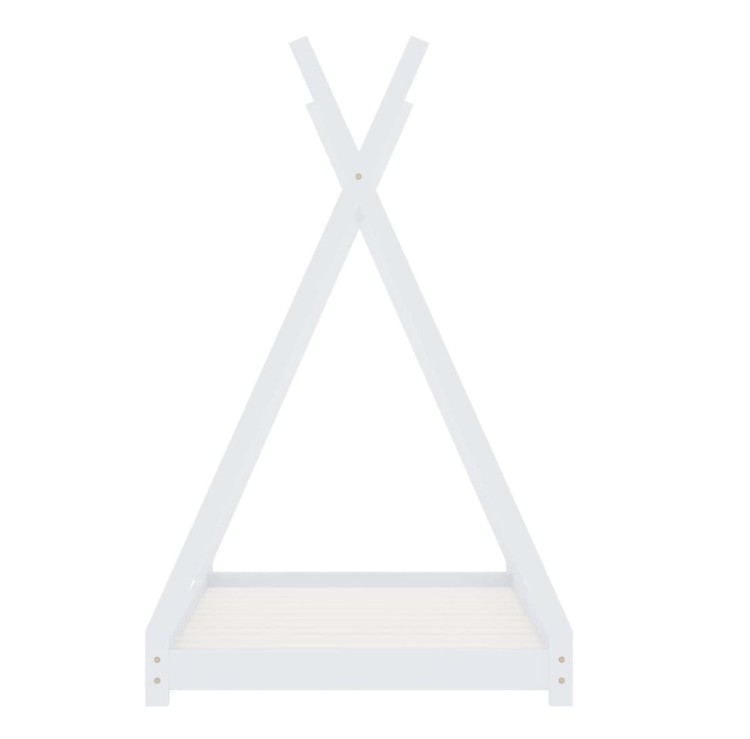 Widok-z-boku-na-białe-łóżko-tipi