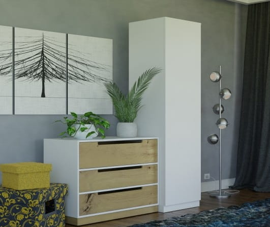 Biała-wąska-szafa-na-ubrania