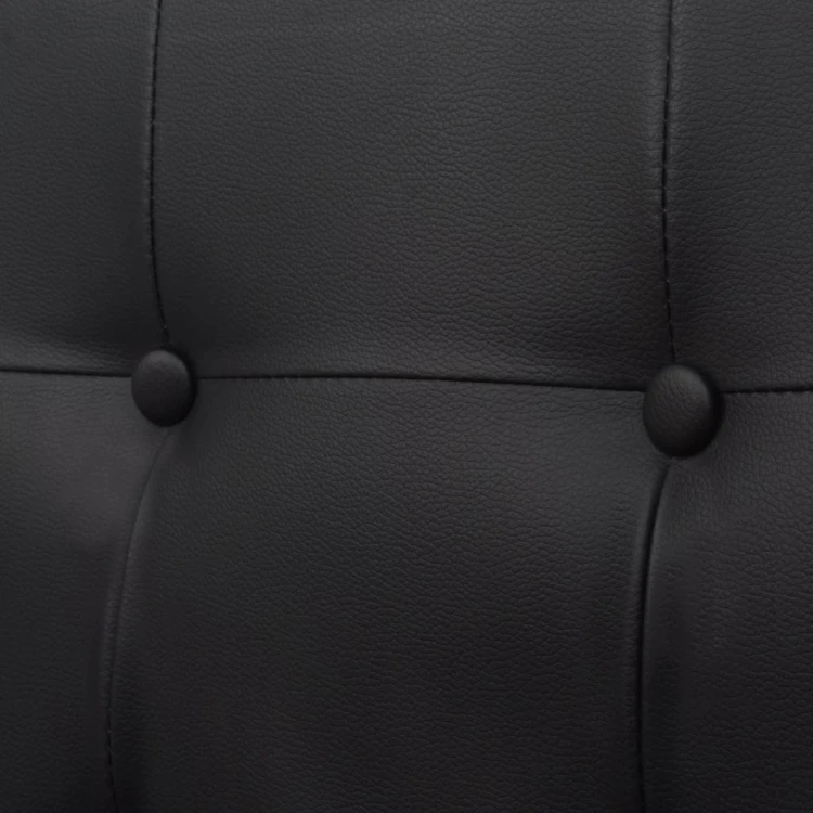 Pikowane-oparcie-czarnej-sofy