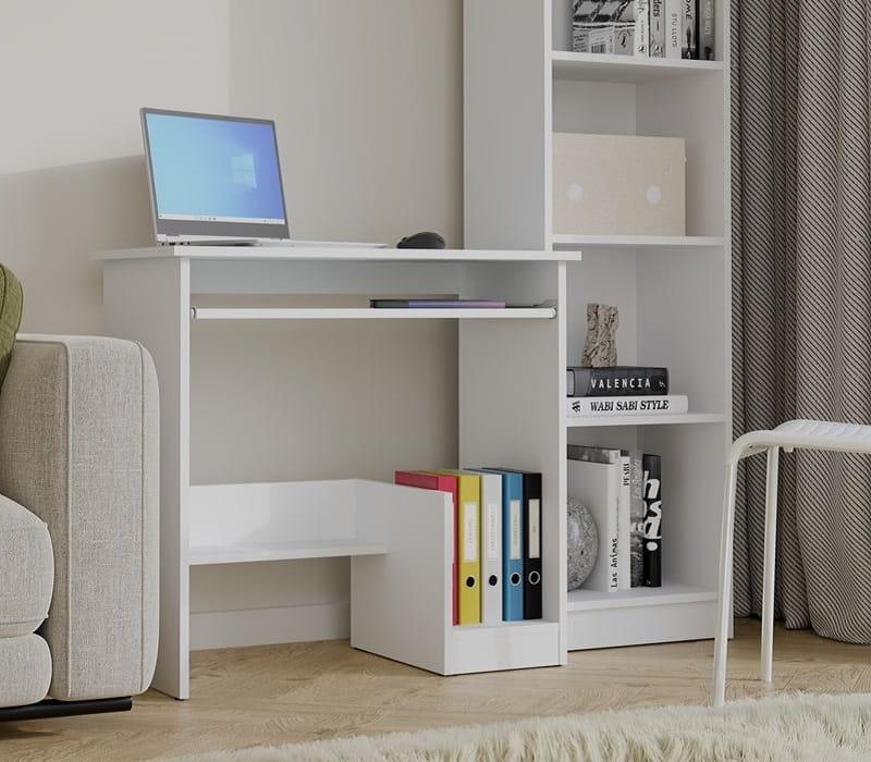 małe-biurko-komputerowe-z-półką-na-klawiaturę